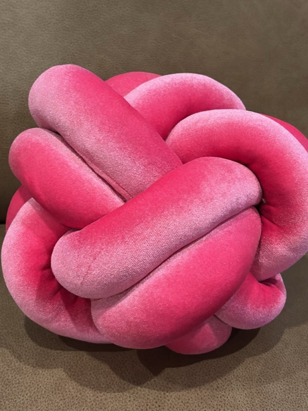 Plush Knot Pillow - Bright Pink Velvet